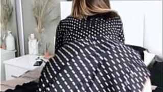 Красотка заглатывает член и прыгает на нем с фильтром принцессы Диснея - порно видео